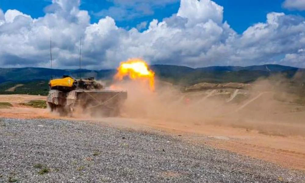 Εντυπωσιακή άσκηση με άρματα μάχης και ελικόπτερα Apache στο Πεδίο Ασκήσεων «ΑΕΤΟΥ»